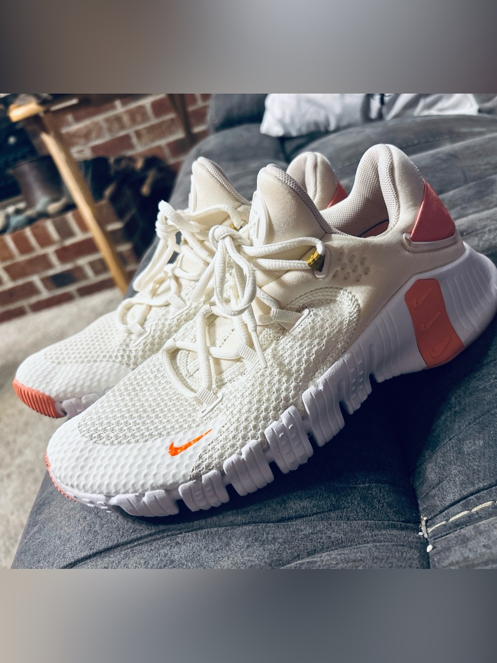 Nike Free Metcon 4 Sail-Total Orange Womens SZ 8.5 CZ0596-104]